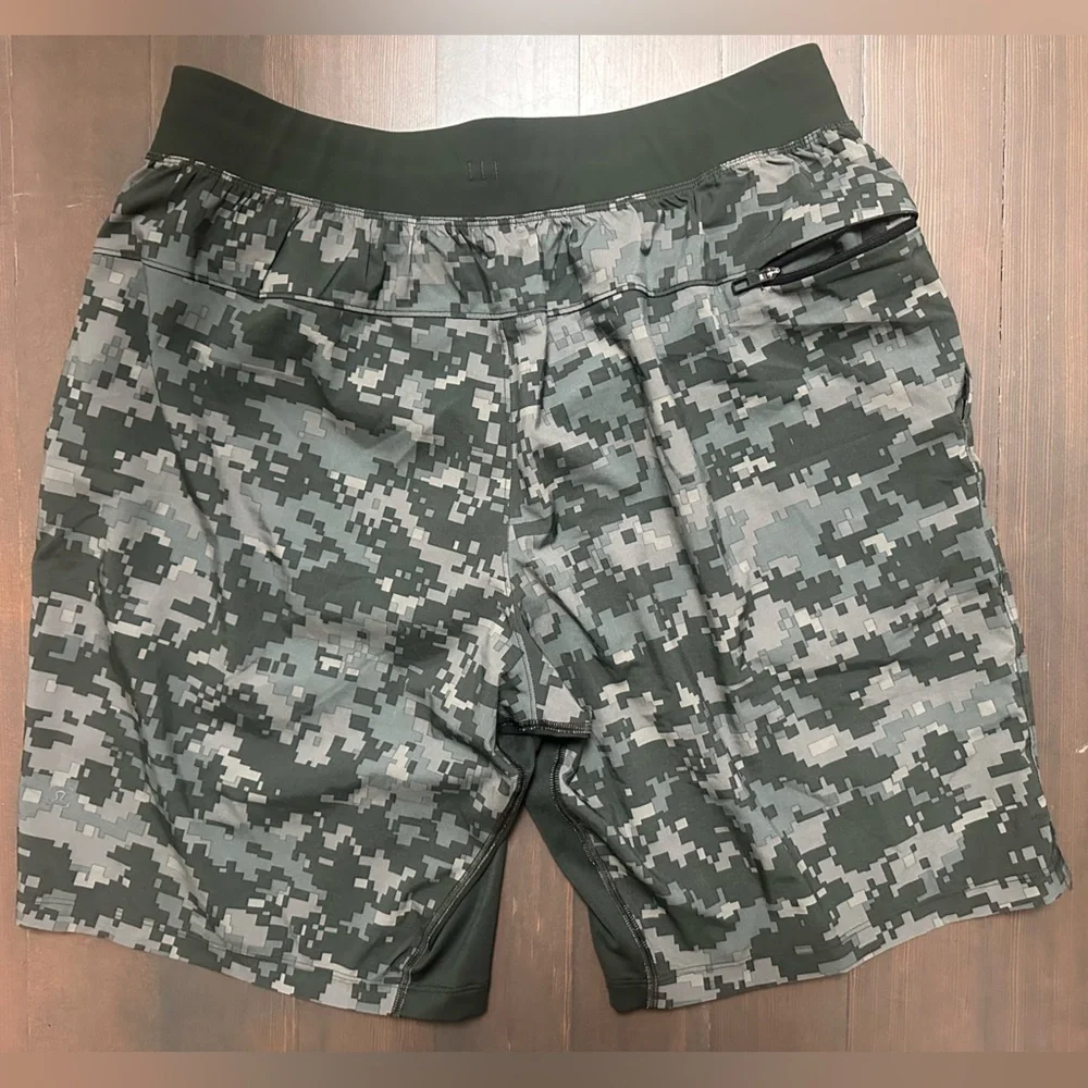 Lululemon T.H.E Shorts Pixel Camo Size L
